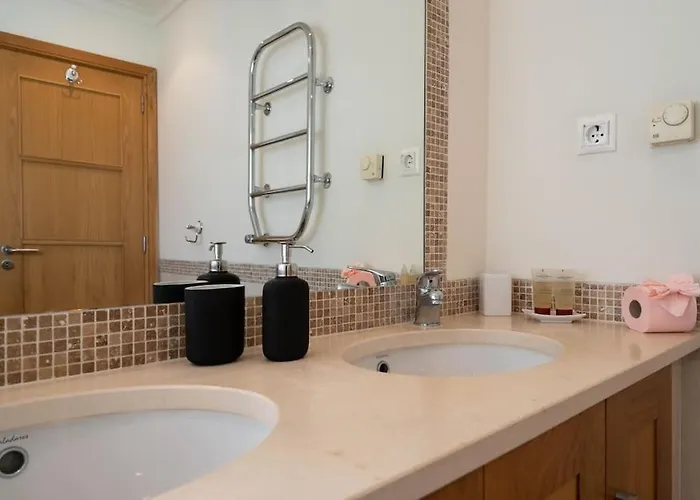 아파트 Palmyra By Intiholidays 빌라모라